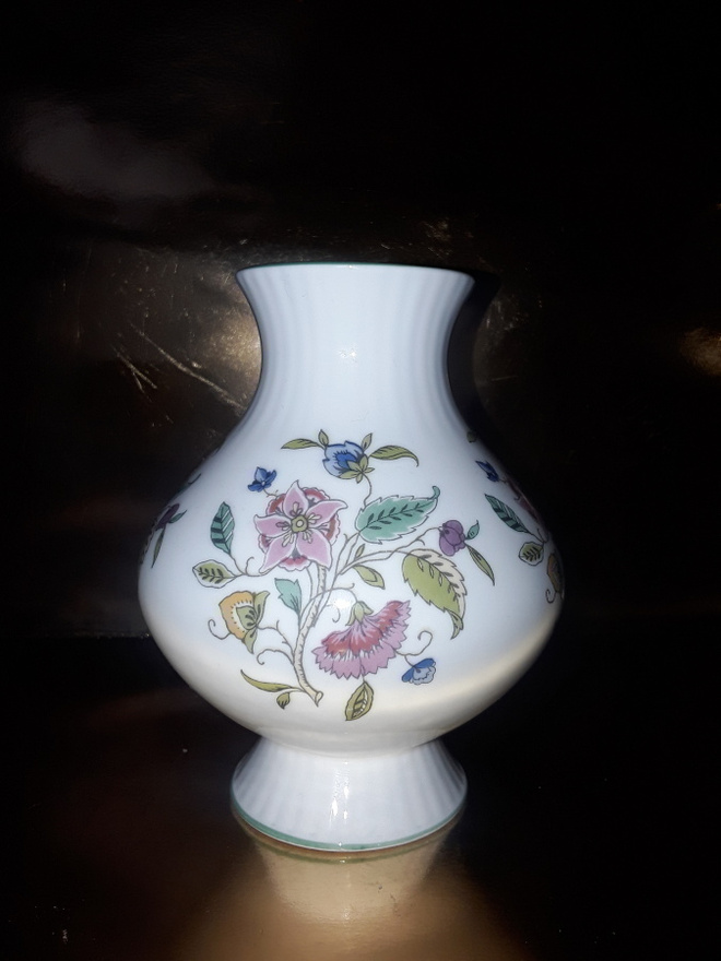 Minton posliini ruukku. Haddon Hall. England