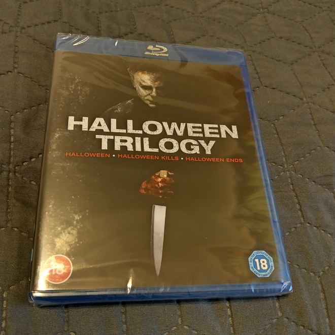 Halloween trilogy blu-ray **muoveissa**