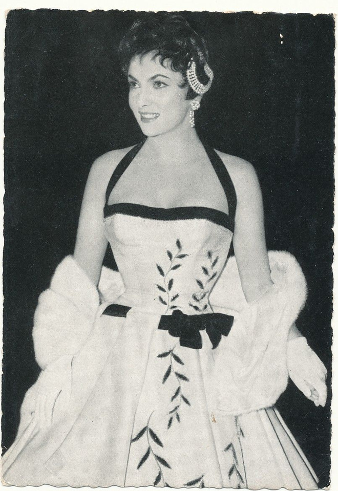Filmitähti GINA LOLLOBRIGIDA - vanha kortti