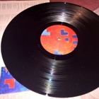 Hyväkuntoinen Paul McCartneyn LP-levy TUG OF WAR - pikkukuva 5