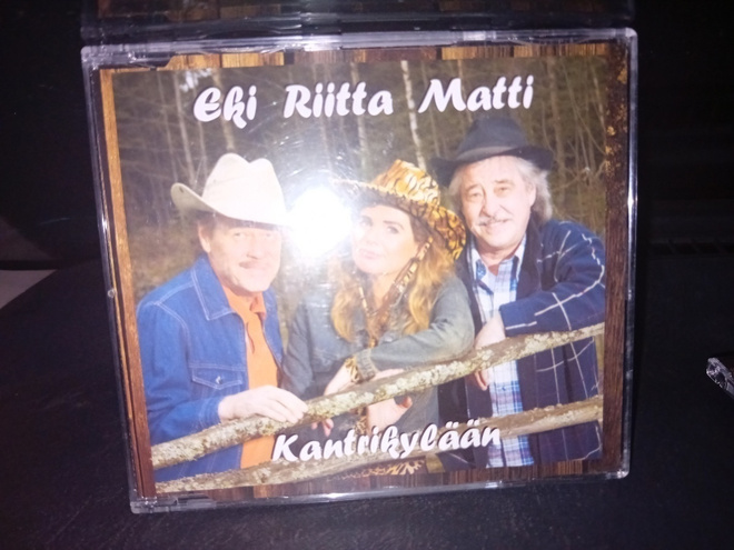 Cds : Eki Riitta Matti : Kantrikylään ( SIS POSTIKULU  )