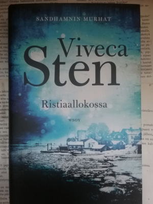 Viveca Sten - Ristiaallokossa (sid.)