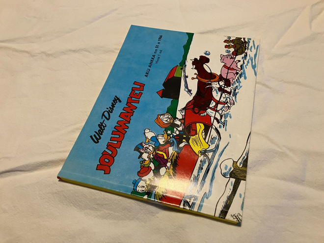 DISNEY JOULUMANTELI 51a/1966 NÄKÖISPAINOS HYVÄ