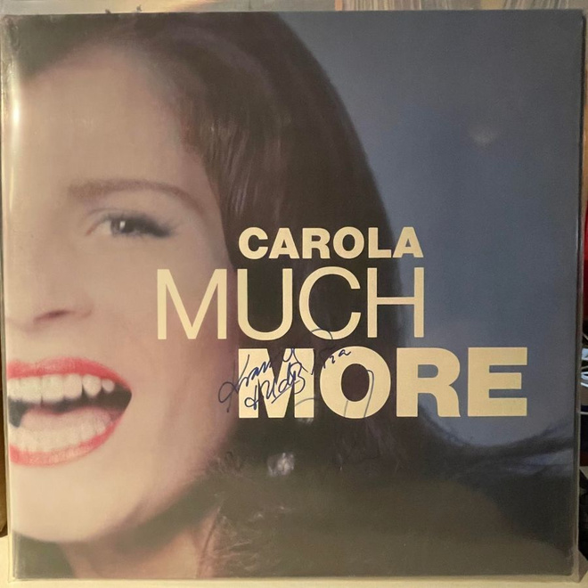 Carola Much More vinyyli nimikirjoituksella