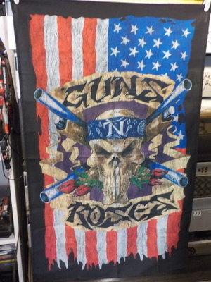 GUNS N' ROSES SEINÄLIPPU