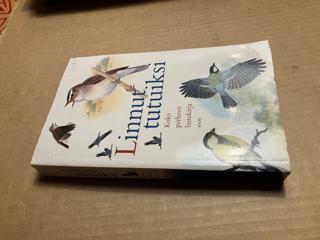 LINNUT TUTUIKSI KOKO PERHEEN LINTUKIRJA HYVÄ