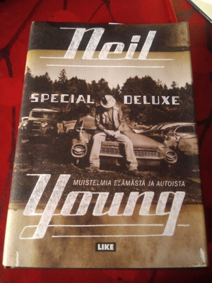 NEIL YOUNG -SPECIAL DELUXE - MUISTELMIA ELÄMÄSTÄ JA AUTOISTA