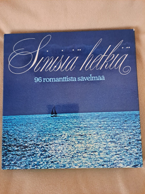 SINISIÄ HETKIÄ VALITUT PALAT KOKOELMA 8-LP BOXI