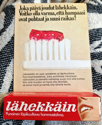 Hammastahna lähekkäin punainen 1970-luvulta