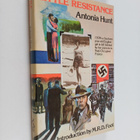 Antonia Hunt : Little resistance : A Teenage English Girl... - pikkukuva 1