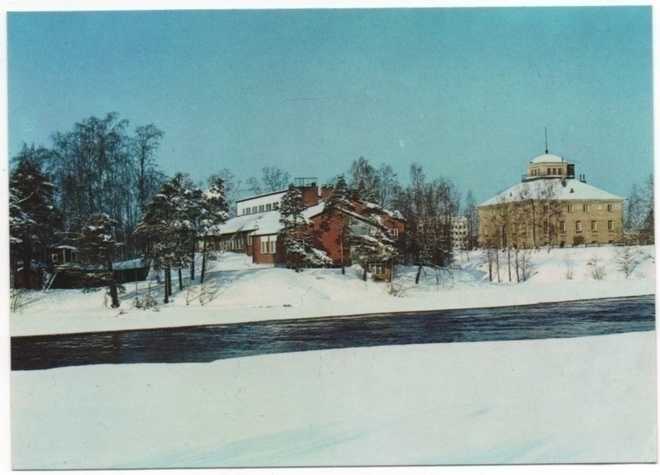 Joensuu Karjalantalo talvella joki
