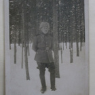 Suomalainen sotilas talvisessa metsässä, mv valokuva/kortti - pikkukuva 1