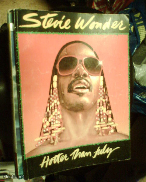 Nuottikirja  Stevie Wonder HOTTER THAN JULY (Sis.pk)