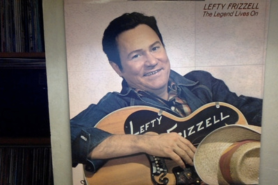 LEFTY FRIZZELL :: THE LEGEND LIVES ON :: VINYYLI  LP  1983 !