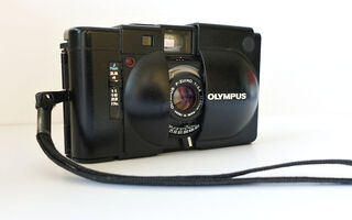 OLYMPUS XA - kinofilmipokkari