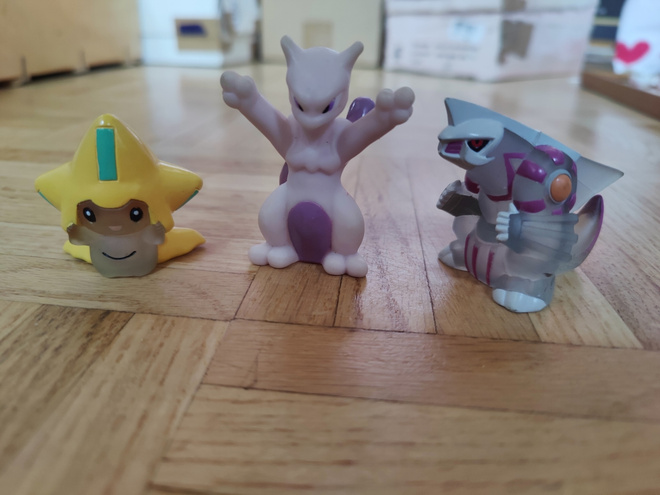 Pokemon kids Jirachi, Mewtwo ja Palkia