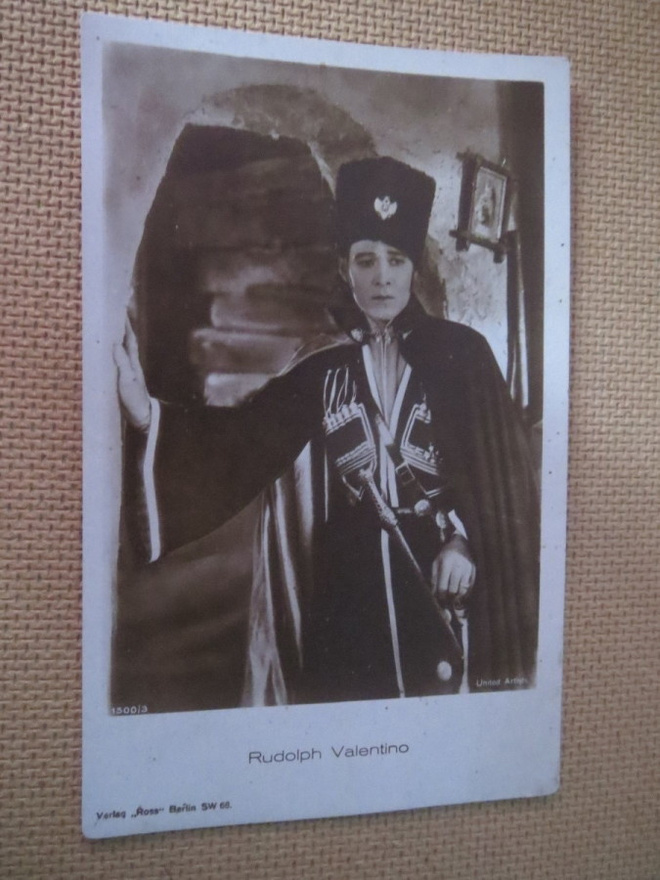 Vintage Rudolph Valentino valokuvakortti