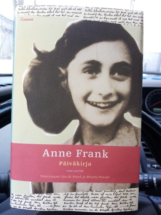 Anne Frank : PÄIVÄKIRJA ( 2002 UUSI LAITOS ) Sis.pk:t