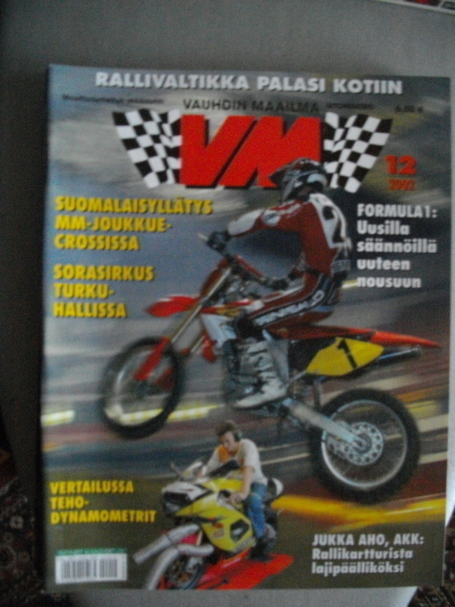 Vauhdin Maailma Nro 12/2002 (15.7)