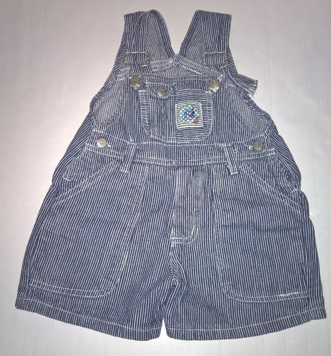 BAKITO VAUVAN OLKAIN SHORTSIT  KOKO 74