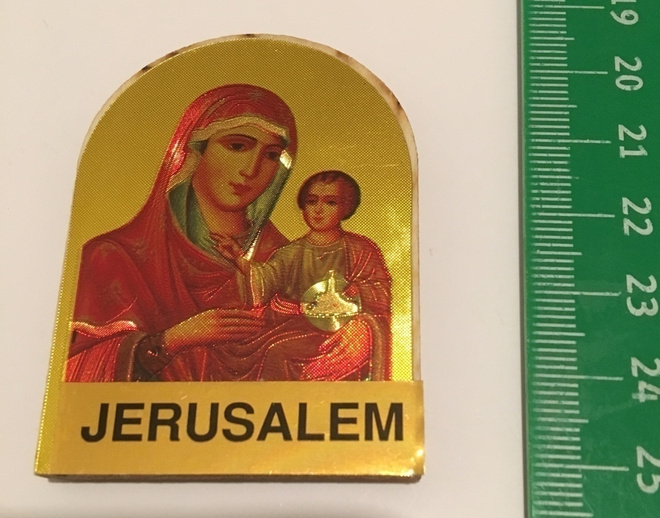 matkamuisto jääkaappimagneetti uskonto aihe