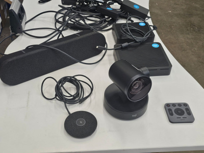 Logitech Rally Plus -videoneuvottelujärjestelmä (ovh 2750,-)