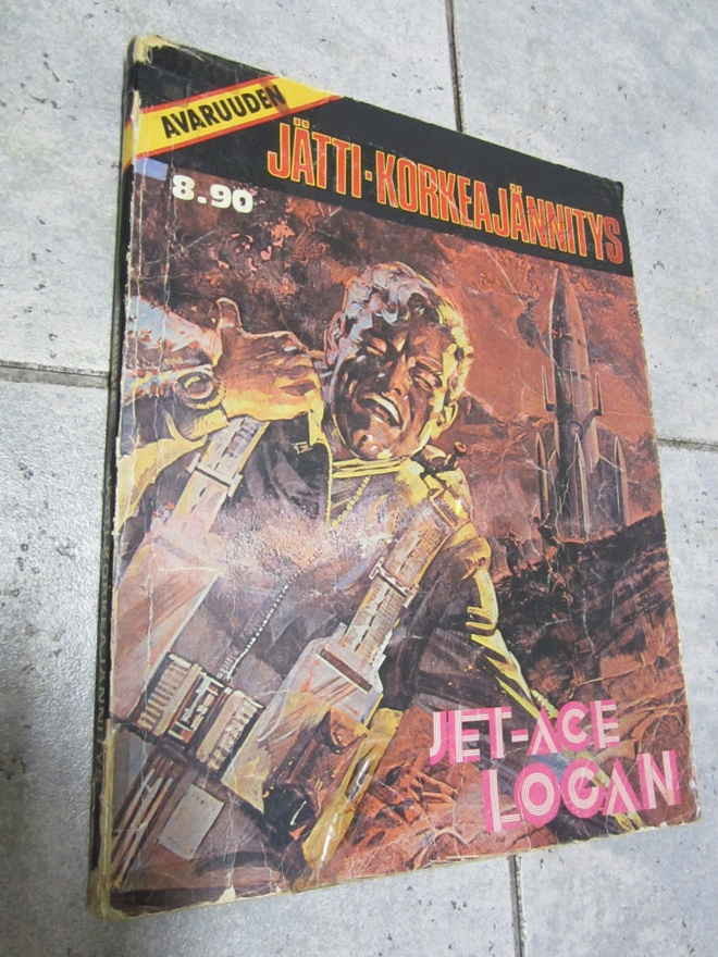 Avaruuden Jätti-Korkeajännitys - Jet-Ace Logan