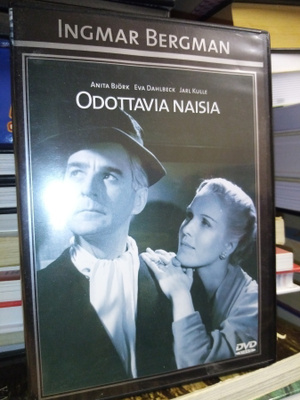 DVD Odottavia naisia ( SIS POSTIKULU)