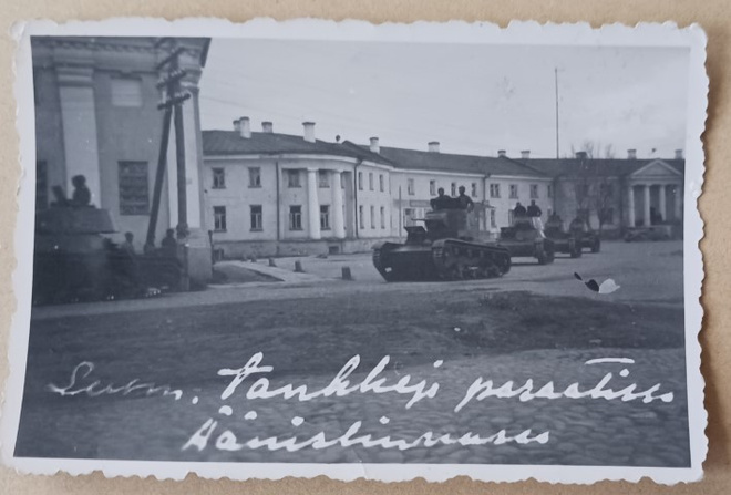 Äänislinna, tankkeja paraatissa Äänislinnassa, mv valokuva