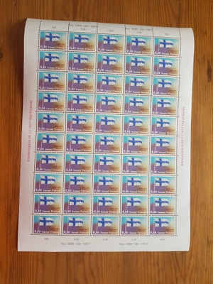Suomenlippu Postimerkkiarkki 1977