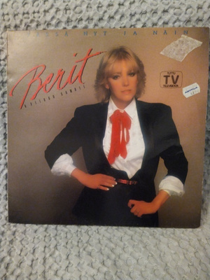 BERIT & VEIKKO SAMULI - TÄSSÄ NYT JA NÄIN LP