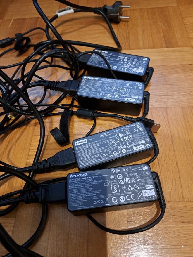 4 kpl Lenovo 45W  virtalähteitä , slim tip