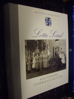 Pohls - Latva-Äijö: Lotta Svärd ( 1 p. 2009 ) Sis.postikulu