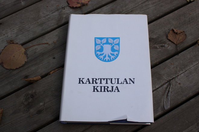 Jussi Kylmälä Karttulan kirja (sidottu kansipaperit) D2