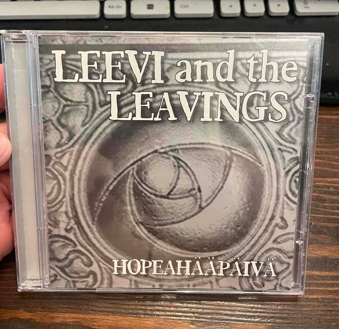 Leevi and the Leavings: Hopeahääpäivä (cd, 2003)