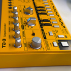 Behringer TD-3 AM Yellow Acid Smiley Edition - pikkukuva 4