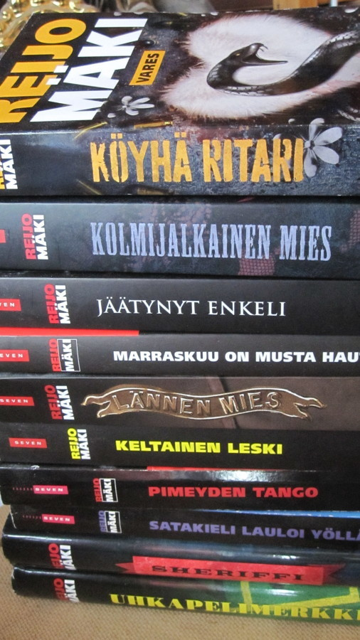 Reijo Mäki paketti - kymmenen kirjaa