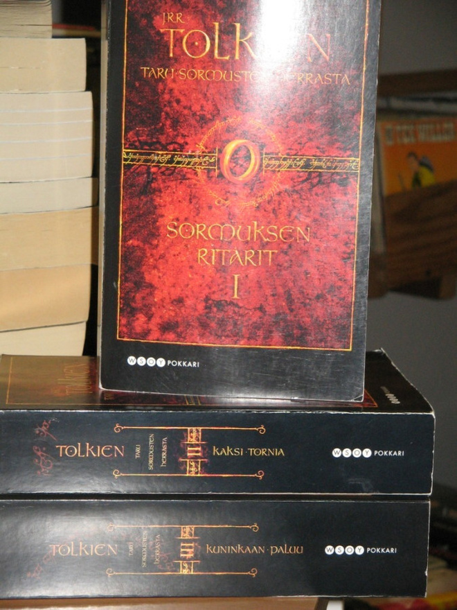 J.R.R. Tolkien : TARU SORMUSTEN HERRASTA I - III