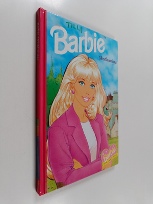 Marja (suom.) Helanen-Ahtola : Barbie Skotlannissa