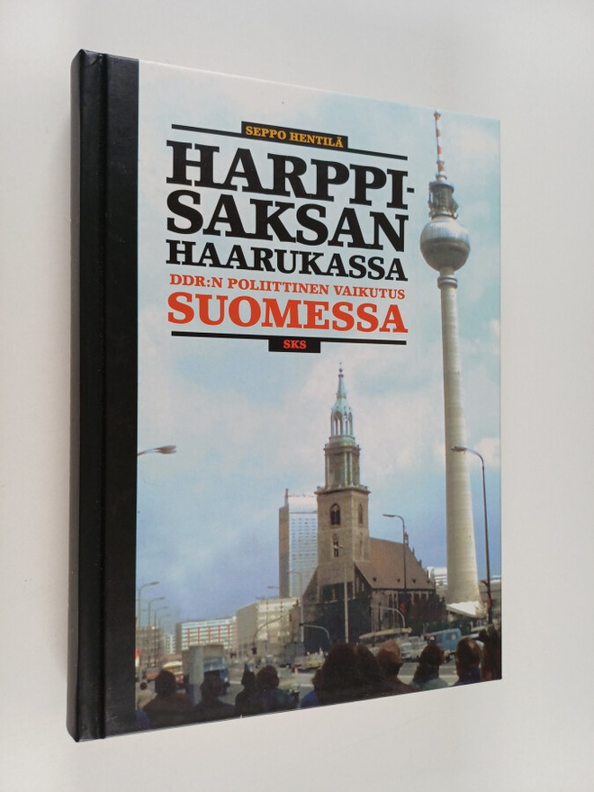 Seppo Hentilä : Harppi-Saksan haarukassa : DDR:n poliitti...