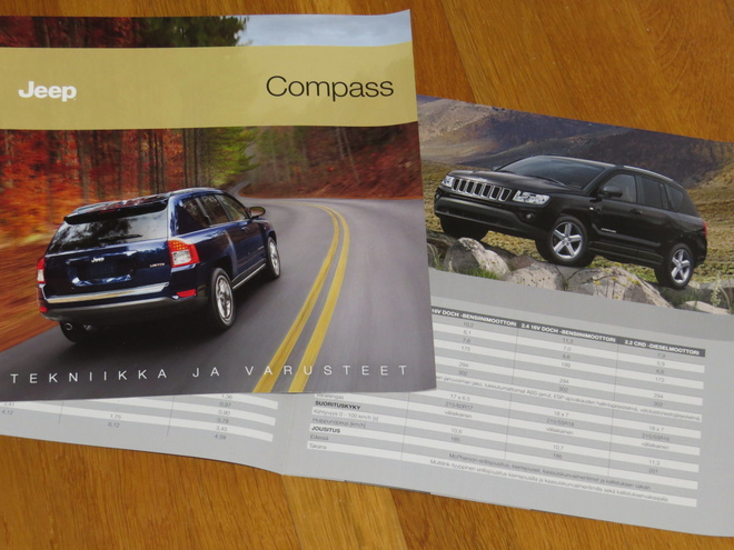 2011 Jeep Compass esite - KUIN UUSI - suomalainen