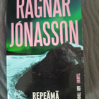 Ragnar Jonasson: Repeämä - pikkukuva 1