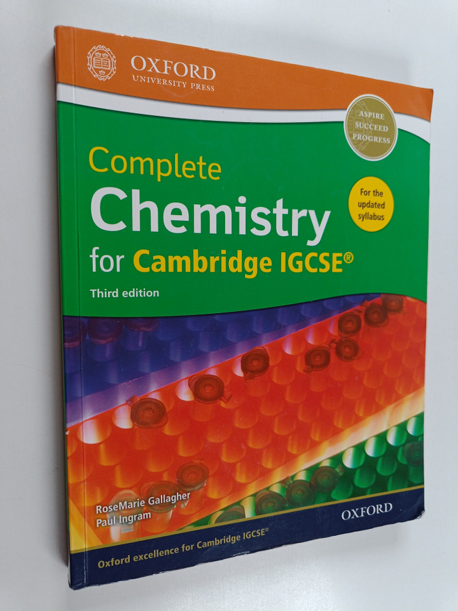 Rosemarie Gallagher ym. : Complete Chemistry for Cambridg...