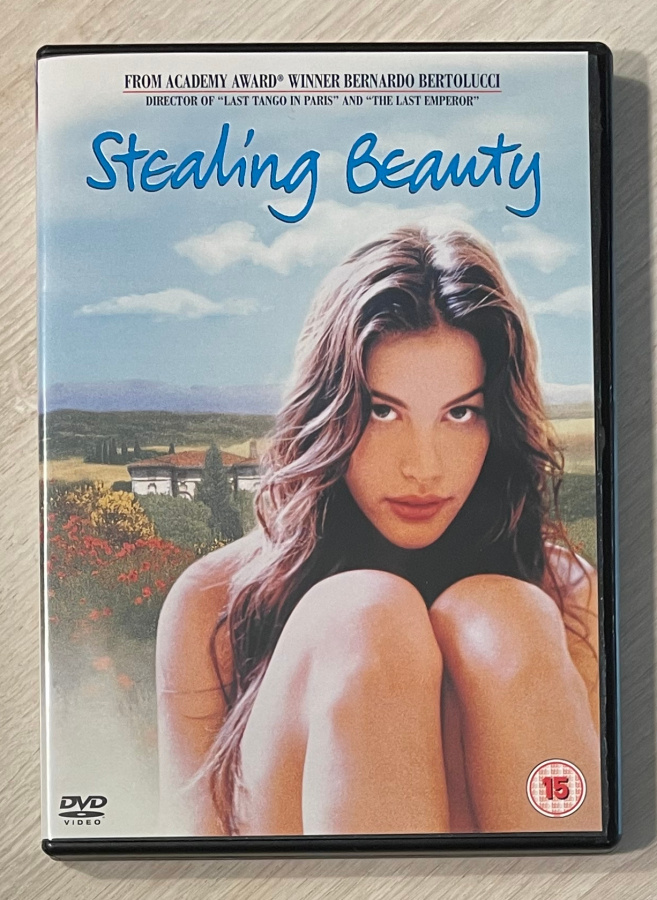 Bernardo Bertolucci: KOSKEMATON KAUNEUS (1996) Liv Tyler