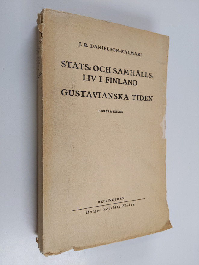 Hugo E. Pipping ym. : Stats- och samhällsliv i Finland un...