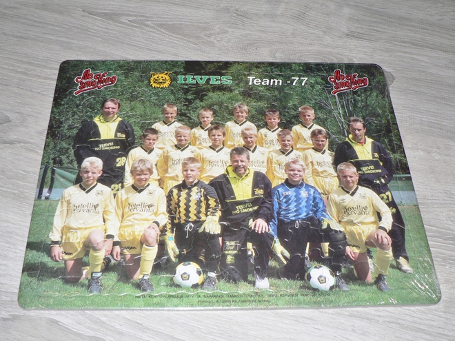 Ilves Jalkapallo Juniorit Team -77 - Palapeli