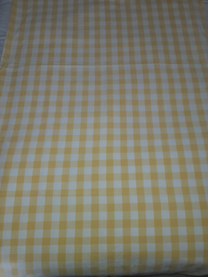 Keltavalkoruudullinen puuvillaverho tankokujalla, 145 x 165