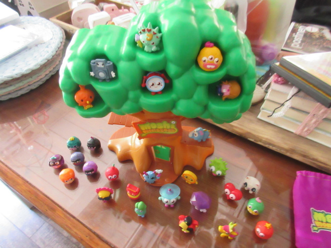Moshi Monster puutalo+ 29 Moshi Monsteria