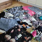 UUSIA JA UUDENVEROISIA NAISTEN VAATTEITA KOKOA L/XL - pikkukuva 1