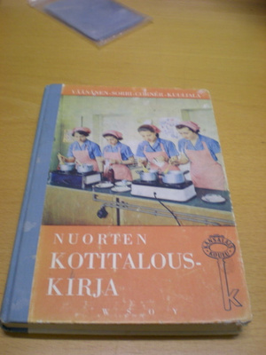Väänänen-Sorri-Cornér-Kuuliala: Nuorten kotitalouskirja
